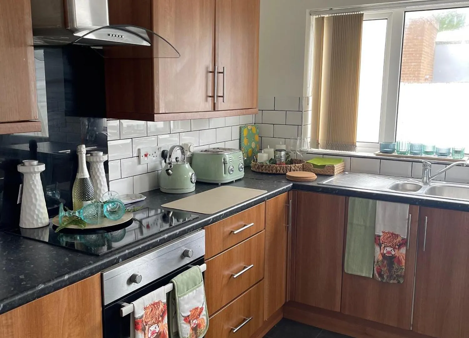 East Belfast Gem Villa 0*,  United Kingdom